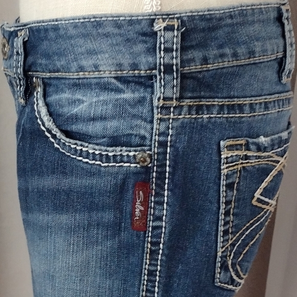 Silver Frances Capri Jeans. Size 30. - Picture 7 of 15